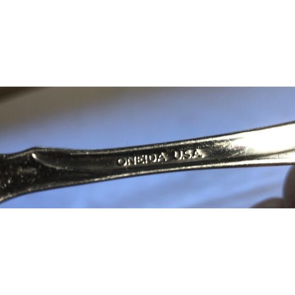 Oneida USA Silverware Replacement Flatware Fork - Picture 5 of 6